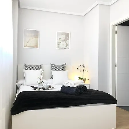 Holidays - Vistas Mar Y Monte Centrico Garaje Gratis