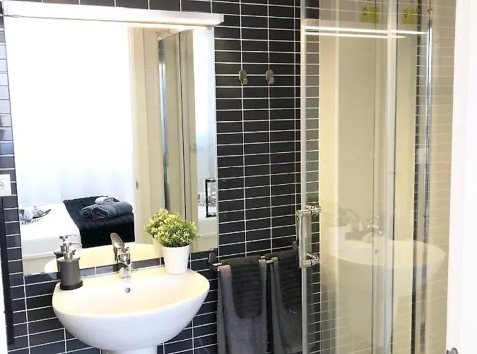 Apto Vistas Mar Y Monte Céntrico Garaje Incluido Appartamento Castro Urdiales