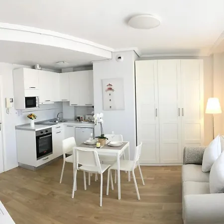 Holidays - Vistas Mar Y Monte Centrico Garaje Gratis * Castro-Urdiales