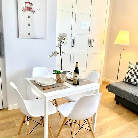 아파트 Holidays - Vistas Mar Y Monte Centrico Garaje Gratis *